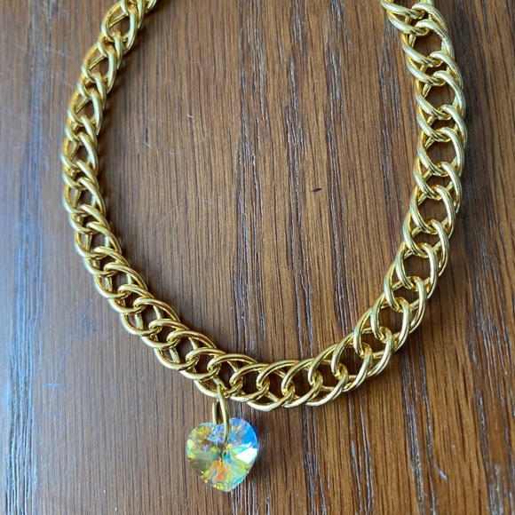 Gold chain link bracelet with clear Swarovski crystal beaded heart - Picture 3 of 3